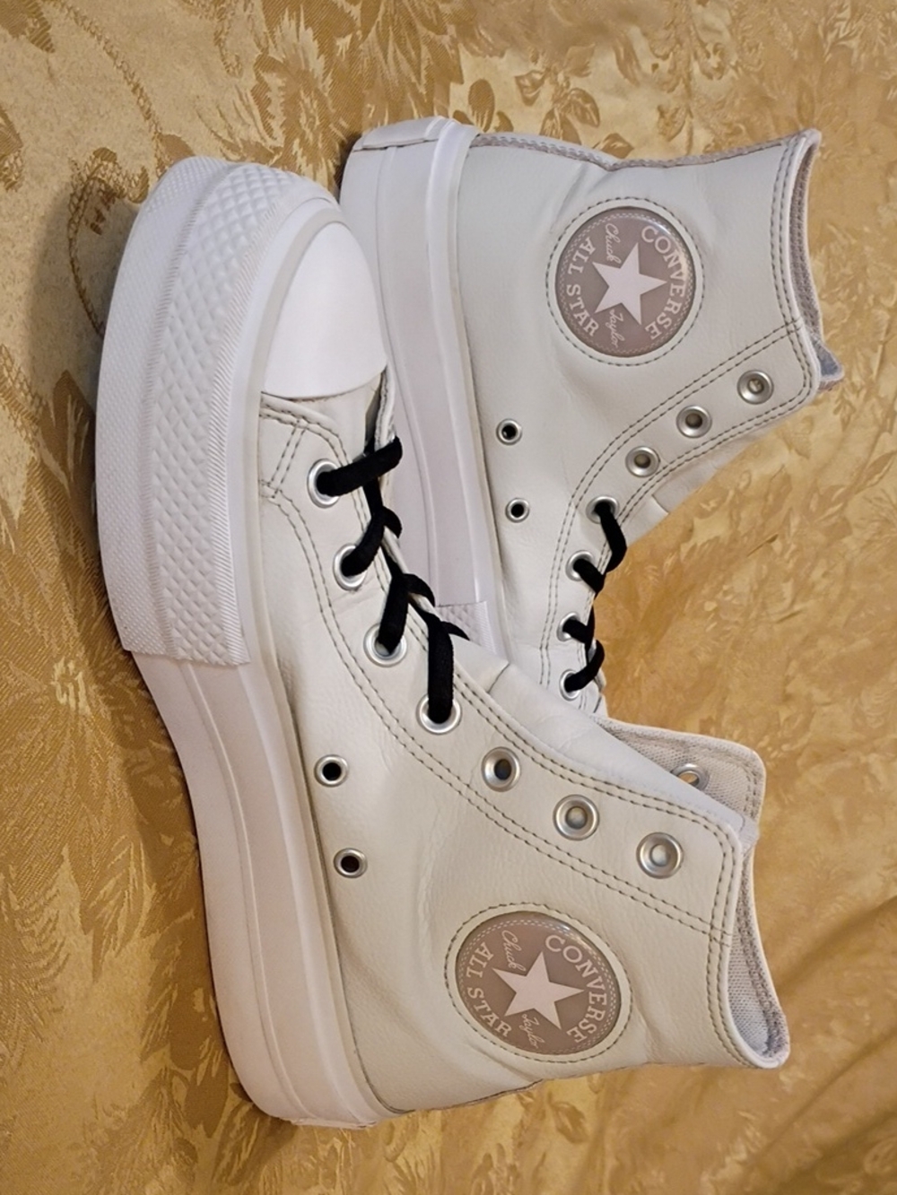 CONVERSE White High Top Platform Sneakers with Black Laces Women's 7.5 Men's 5.5